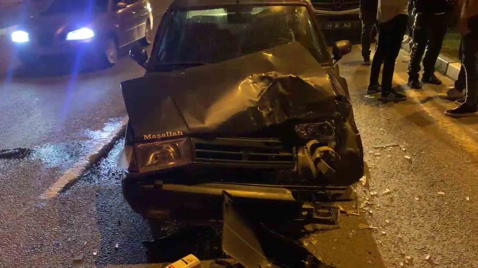 Kütahya’da 2 Tofaş’ın karıştığı zincirleme trafik kazasında bir kişi yaralandı