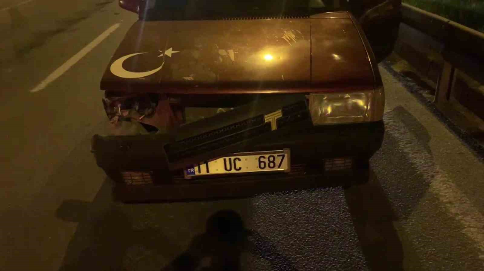 K&uuml;tahya&rsquo;da 2 Tofaş&rsquo;ın karıştığı zincirleme trafik kazasında bir kişi yaralandı
