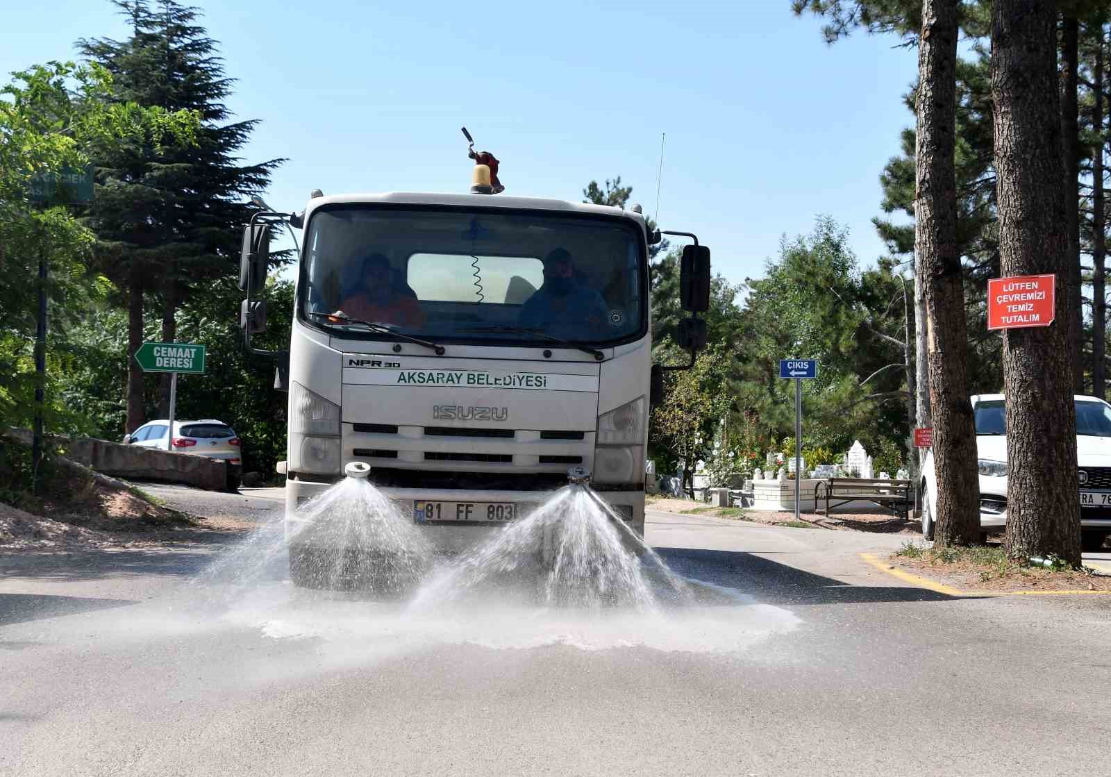 Aksaray Belediyesi mezarlıklarda bayram hazırlığı başlattı
