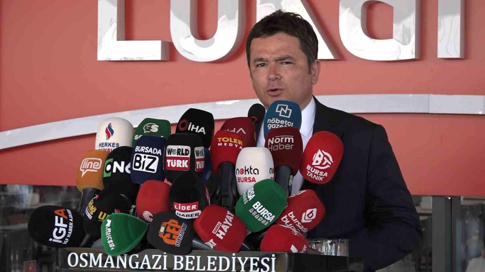 Bursa’nın ilk halk lokantası açıldı, ilk servisi Başkan Aydın yaptı