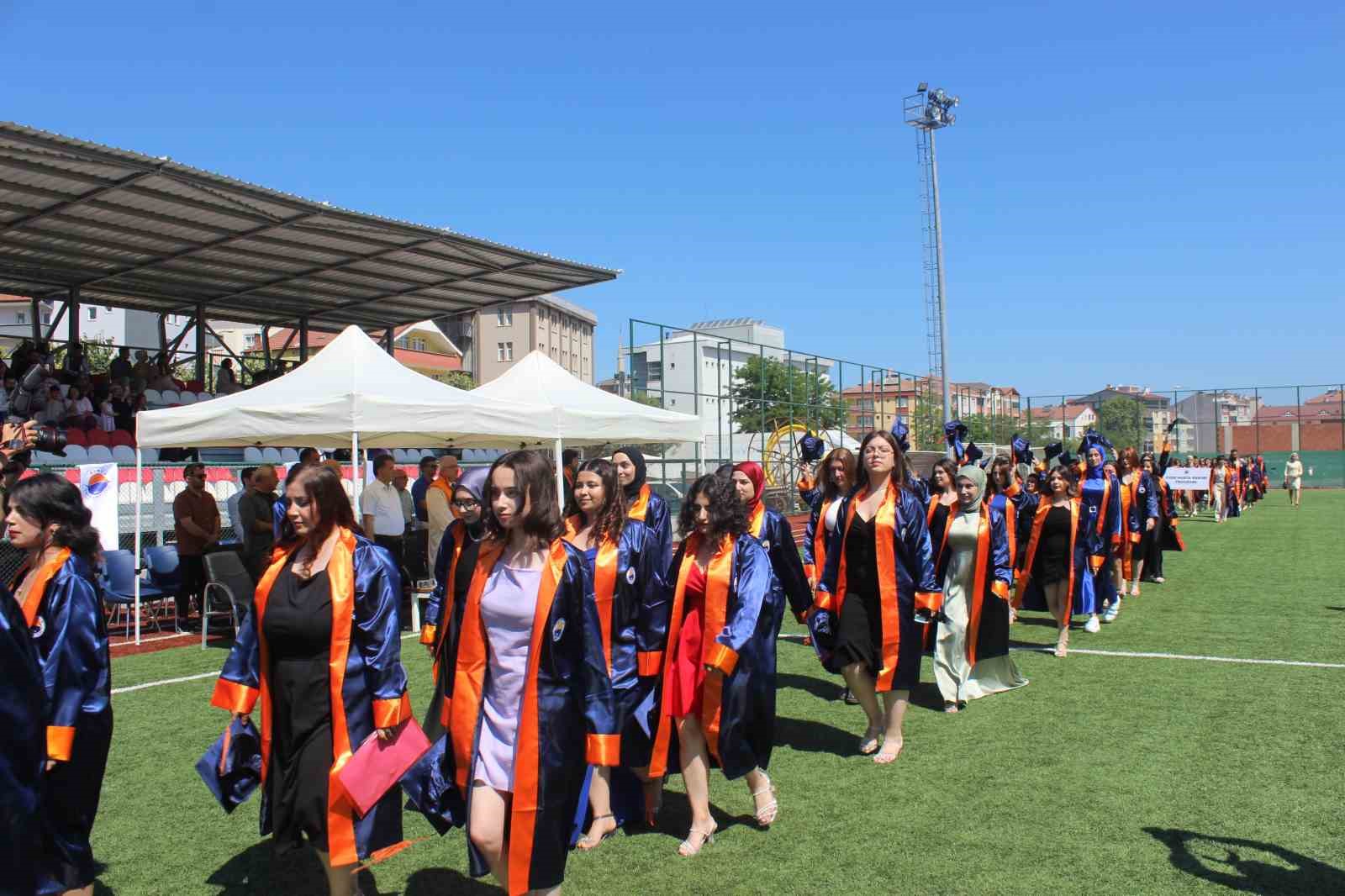 T&uuml;rkeli MYO&rsquo;da mezuniyet heyecanı
