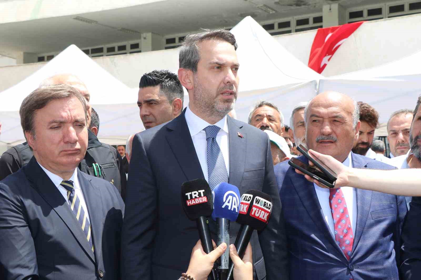 Bakan Bayraktar: &ldquo;Adeta iğneyle kuyu kazdık. Samanlıkta iğne arar gibi onları aradık&rdquo;
