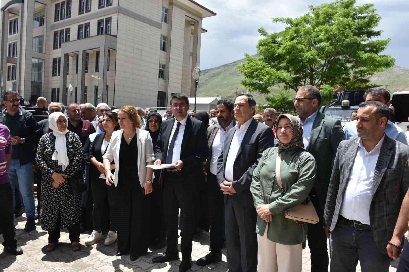 Cumhurbaşkanı Erdoğan&rsquo;ın fotoğrafını indiren DEM Partili başkan ifade verdi
