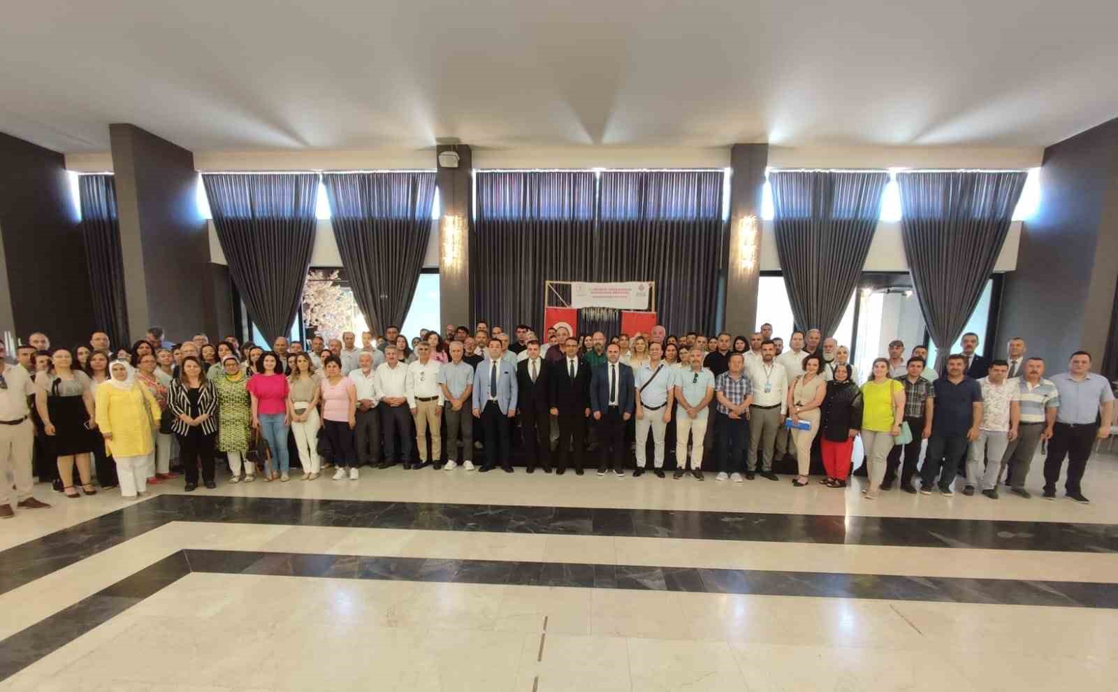 Denizli, Aydın ve Muğla’da faaliyet gösteren 182 vakıf temsilcileri bilgilendirildi