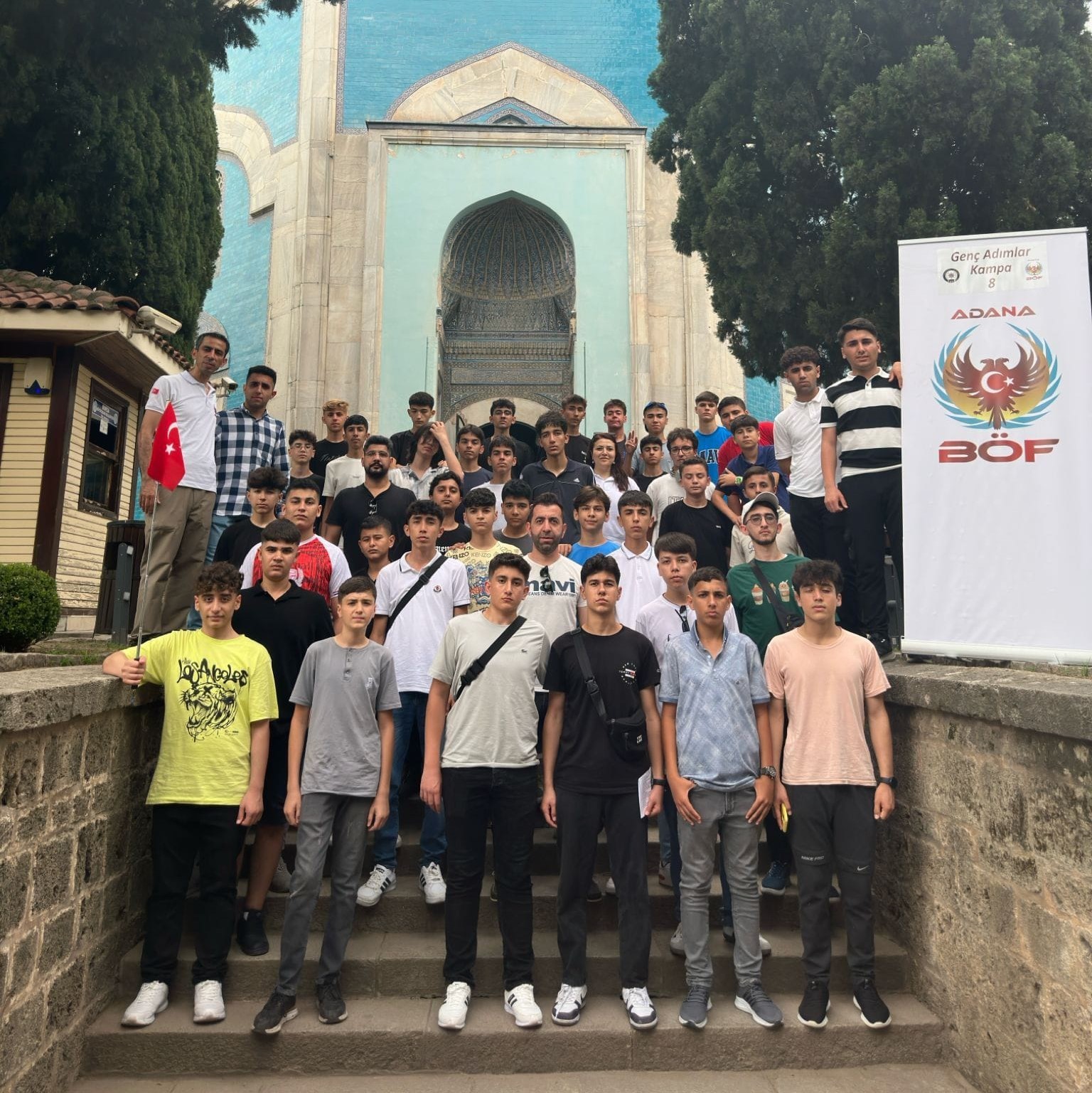 Adana&rsquo;da eğitim g&ouml;ren 40 lise &ouml;ğrencisi polis tarafından Bursa ve &Ccedil;anakkale&rsquo;ye g&ouml;t&uuml;r&uuml;ld&uuml;
