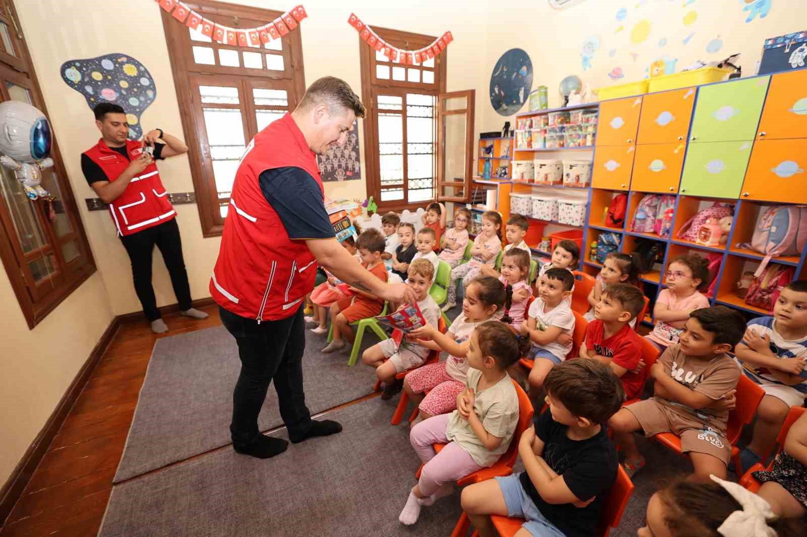Şehzadeler&rsquo;in minikleri, Kızılay&rsquo;ın 156. yıl d&ouml;n&uuml;m&uuml;n&uuml; kutladı

