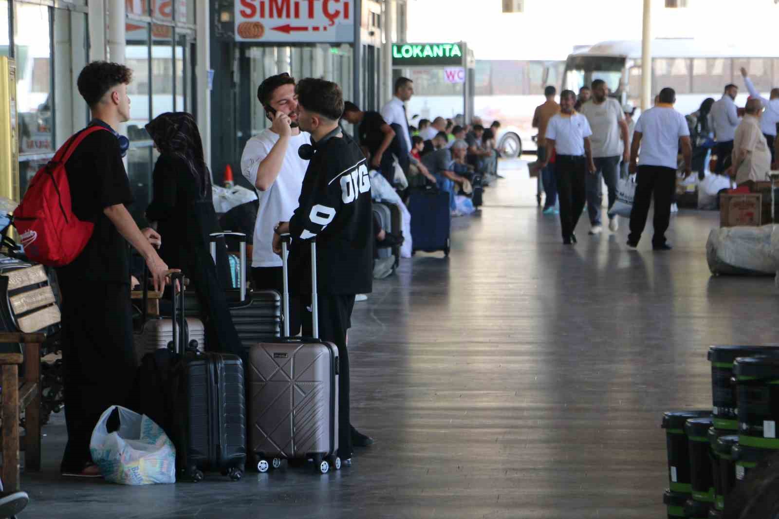 Diyarbakır Otogarı'nda bayram için geliş yoğunluğu başladı, denetimler sıklaştı İhlas Haber Ajansı