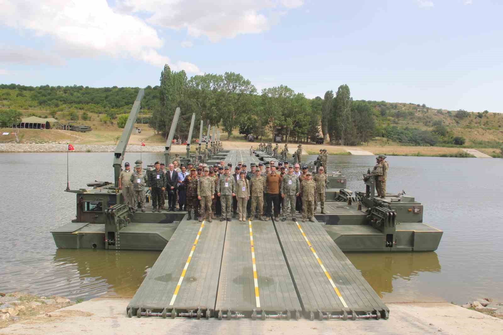 Kırklareli&rsquo;nde k&ouml;pr&uuml;c&uuml; ara&ccedil;ları g&ouml;sterisi yapıldı

