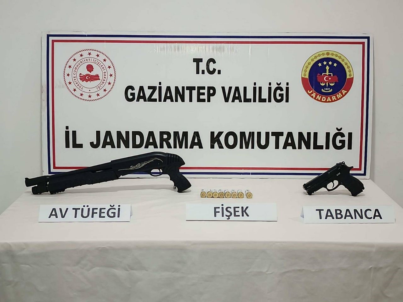 Gaziantep’te 23 adet kaçak silah ele geçirildi
