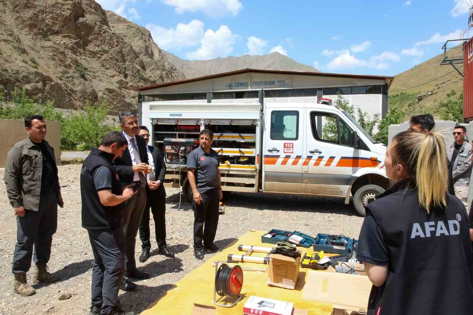 Vali &Ccedil;elik deprem hazırlık &ccedil;alışmalarını yerinde inceledi
