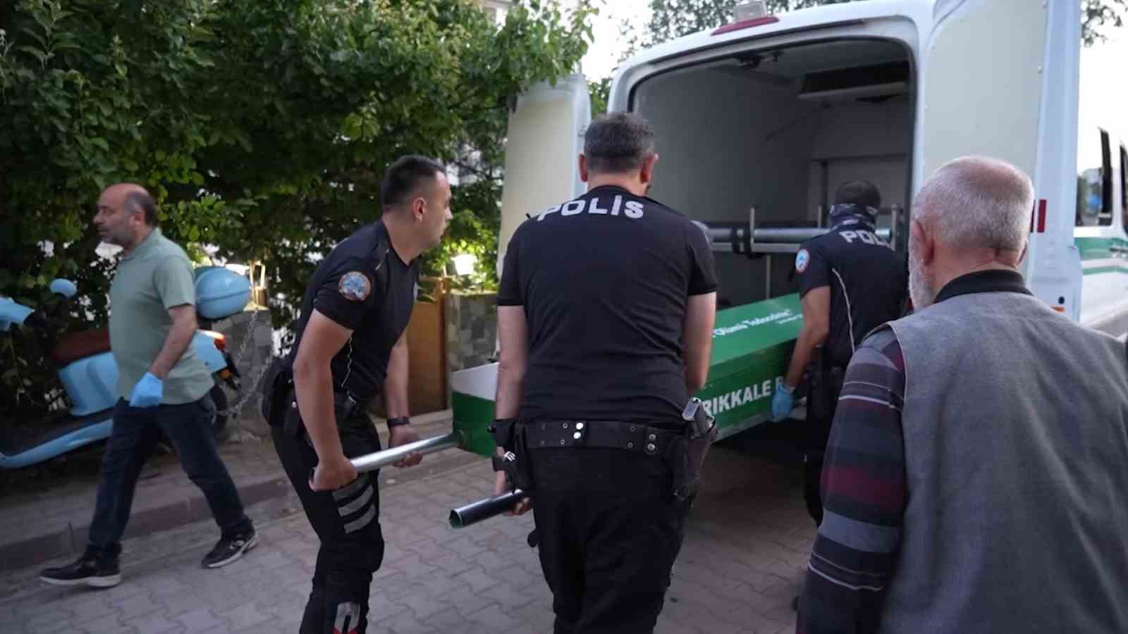 80 yaşındaki kadının cinayet zanlısı komşusu &ccedil;ıktı
