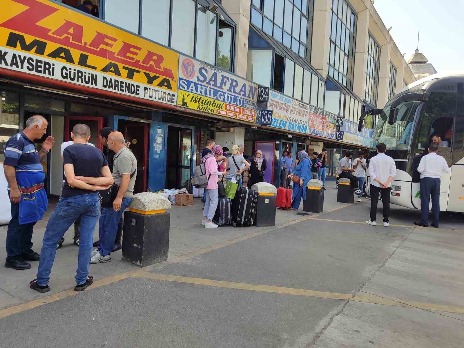 Kurban Bayramı öncesi 15 Temmuz Demokrasi Otogarı’nda biletler tükendi 