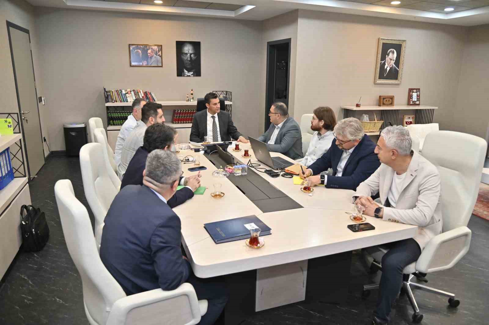 &rsquo;Manisa Tramvayı&rsquo; i&ccedil;in imzalar atıldı
