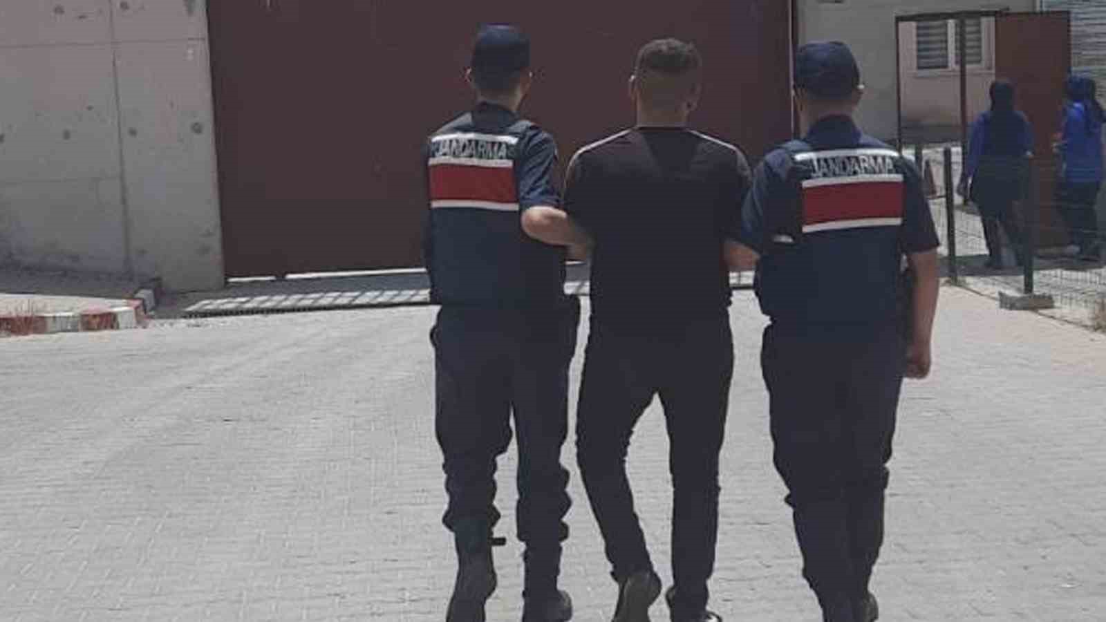Jandarmaya uyuşturucuyla yakalanan kurye tutuklandı İhlas Haber Ajansı