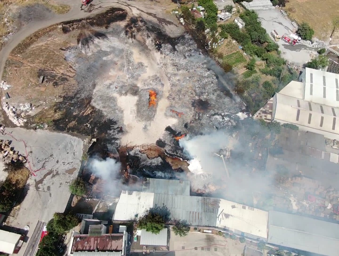 Palet fabrikasında çıkan yangın kontrol altına alındı