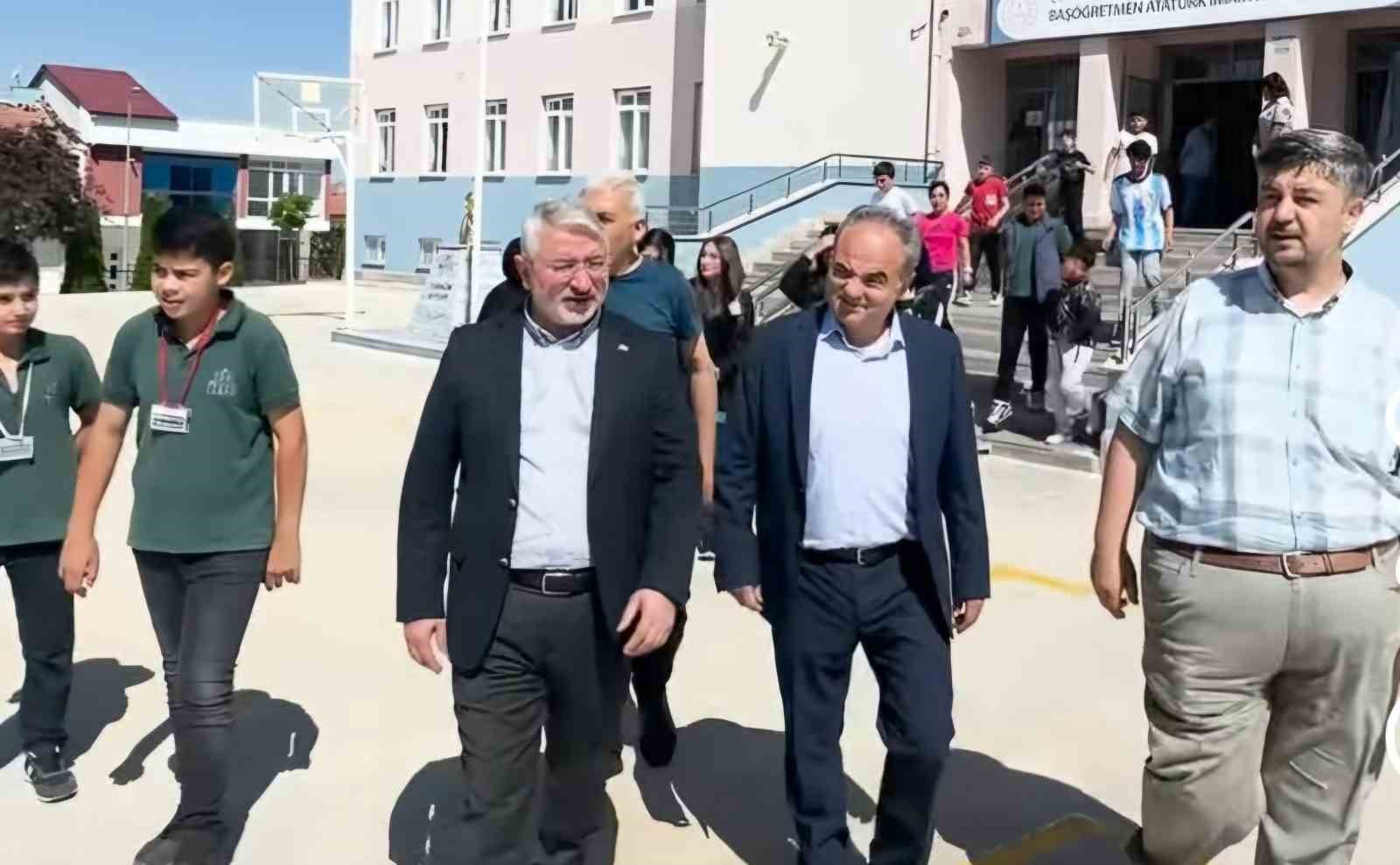 Başkan Aşgın darp edilen okul müdürünü ziyaret etti