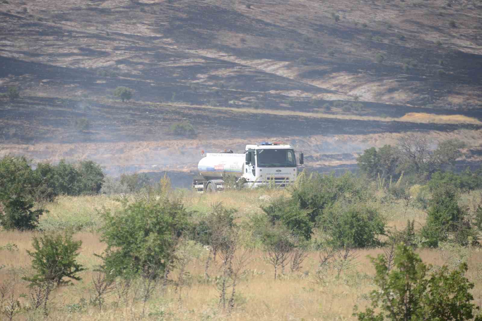 Malatya’da korkutan örtü yangını