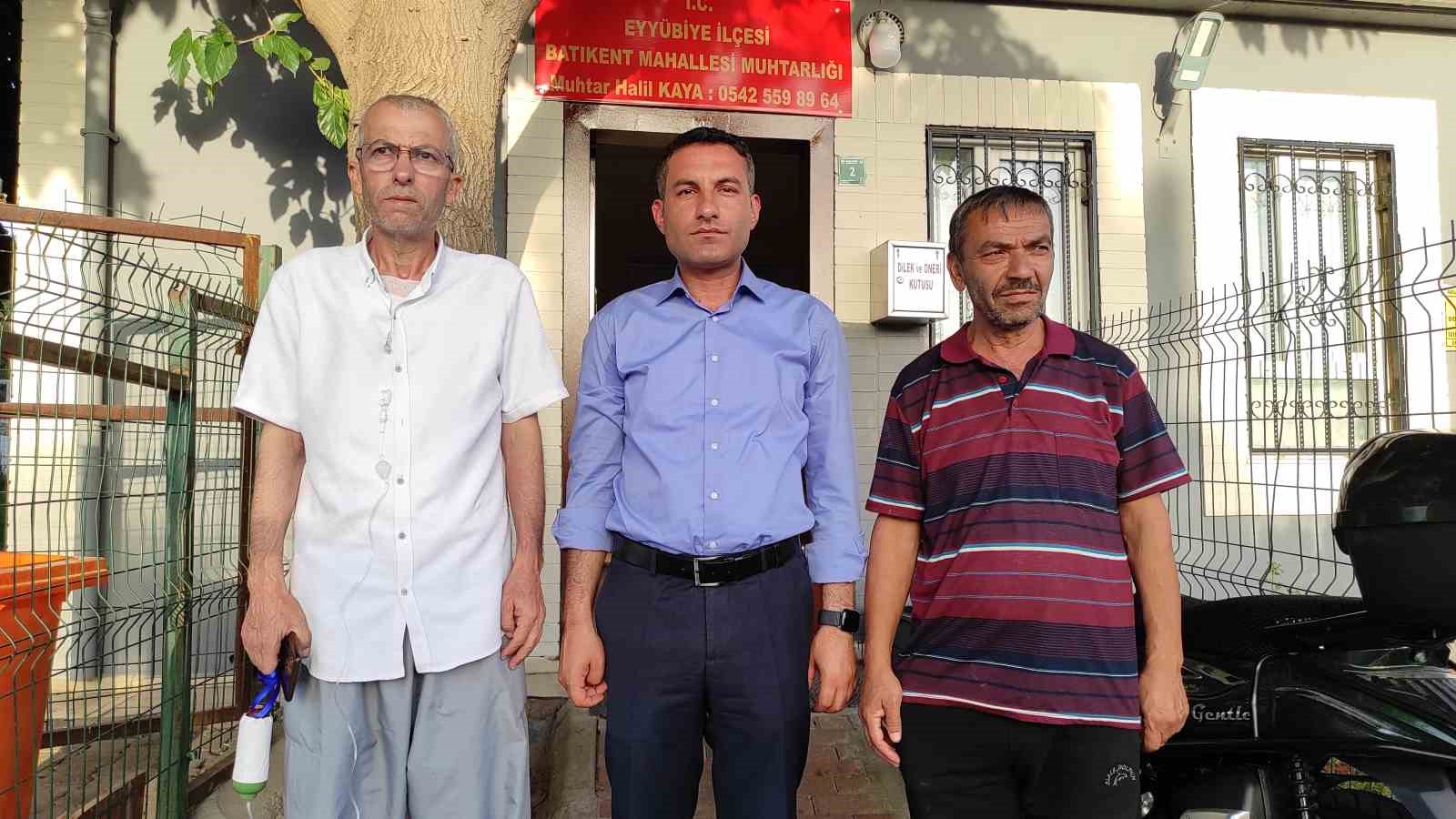 B&uuml;rosu basılıp kapısına katil yazılan muhtar konuştu
