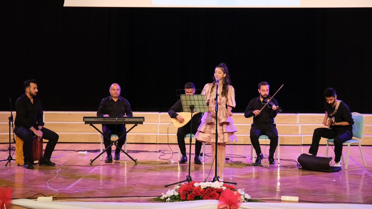 EBY&Uuml; Tıp Fak&uuml;ltesinin 11. Mezuniyet t&ouml;reni coşkuyla ger&ccedil;ekleştirildi
