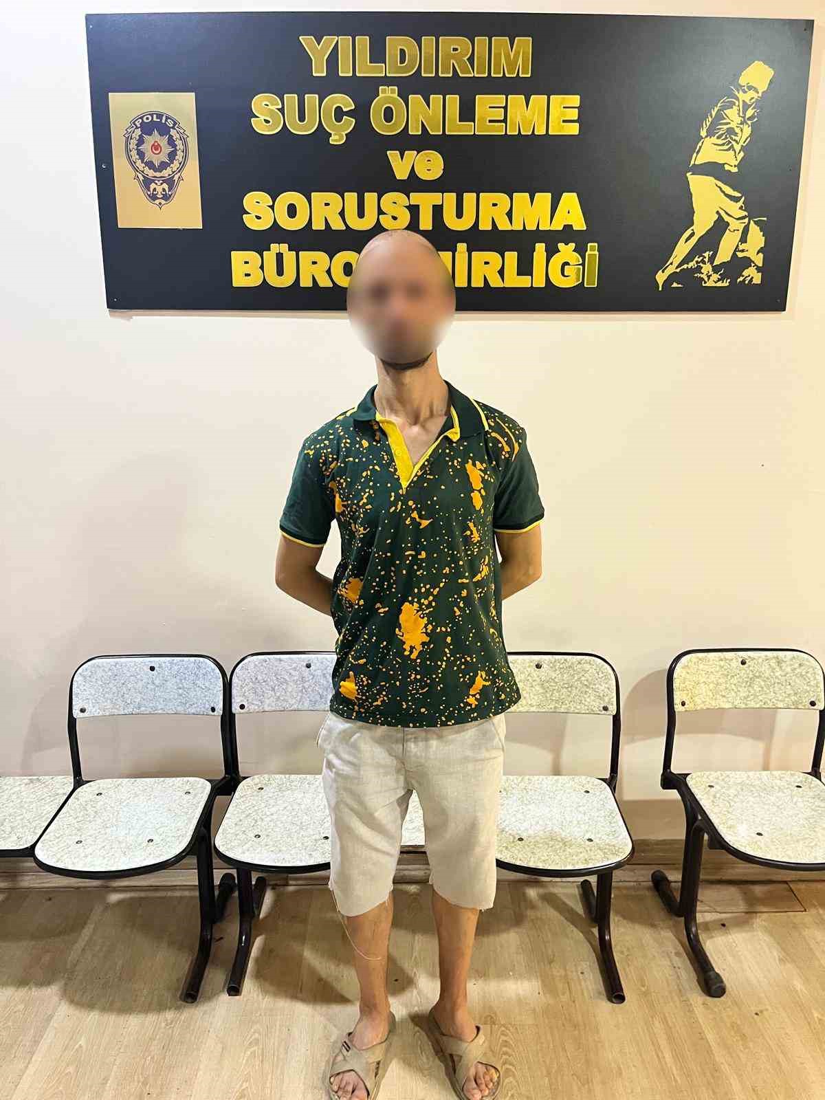 Bursa’da 5 okulu soydu...Önce kameraya, sonra polise yakalandı
