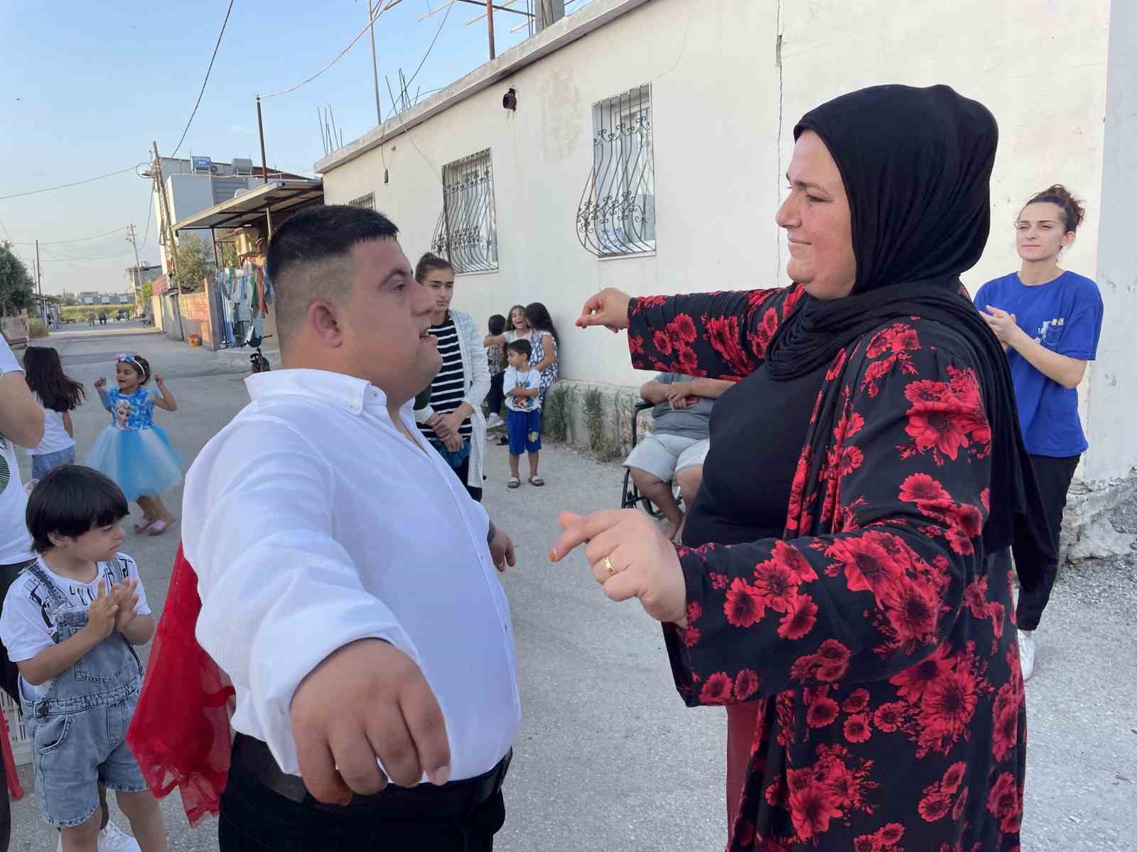 Adana&rsquo;da down sendromlu Ramazan temsili &rsquo;askere&rsquo; gitti
