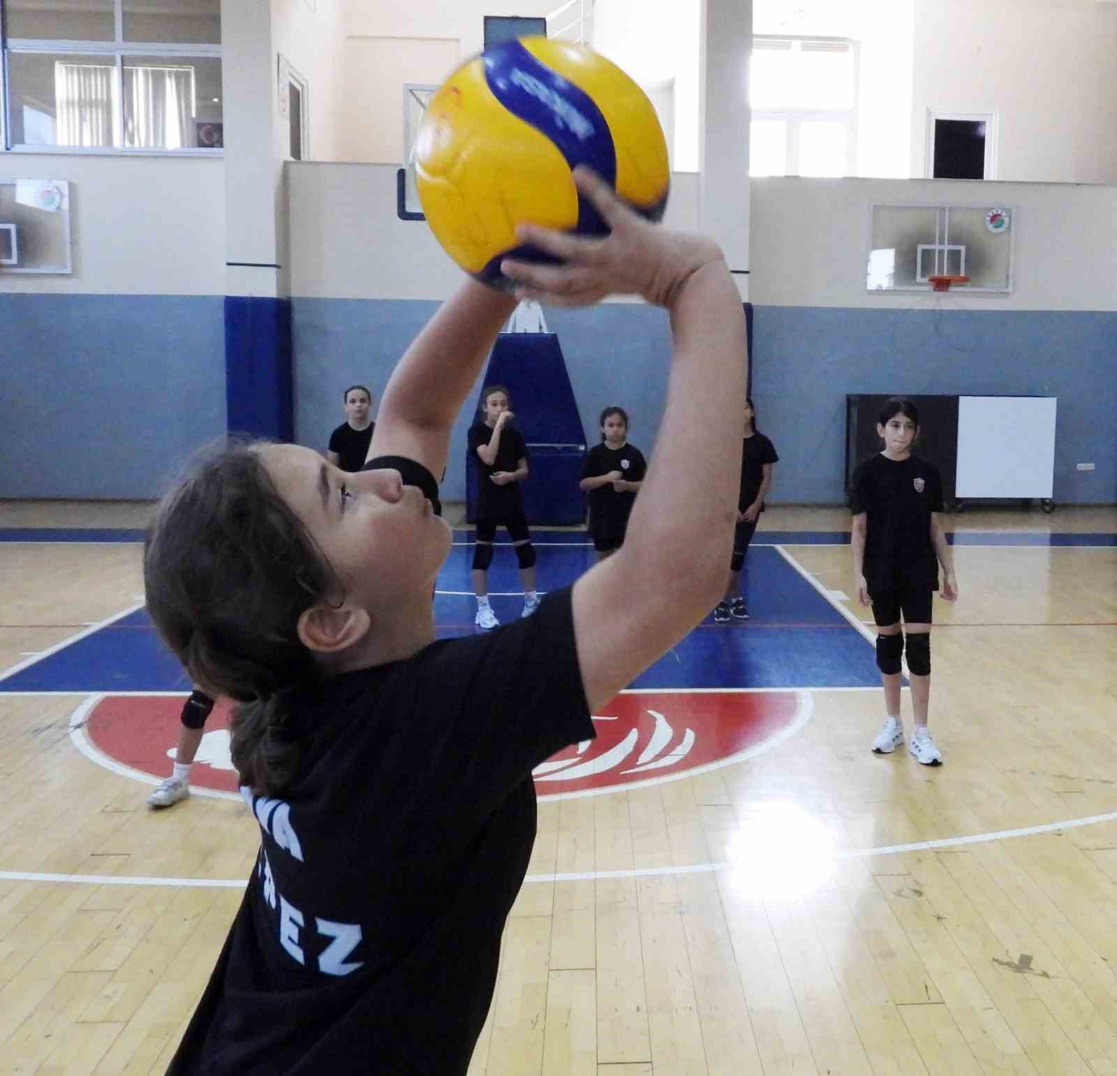 Voleybol kursları, Filenin Sultanları sayesinde doldu
