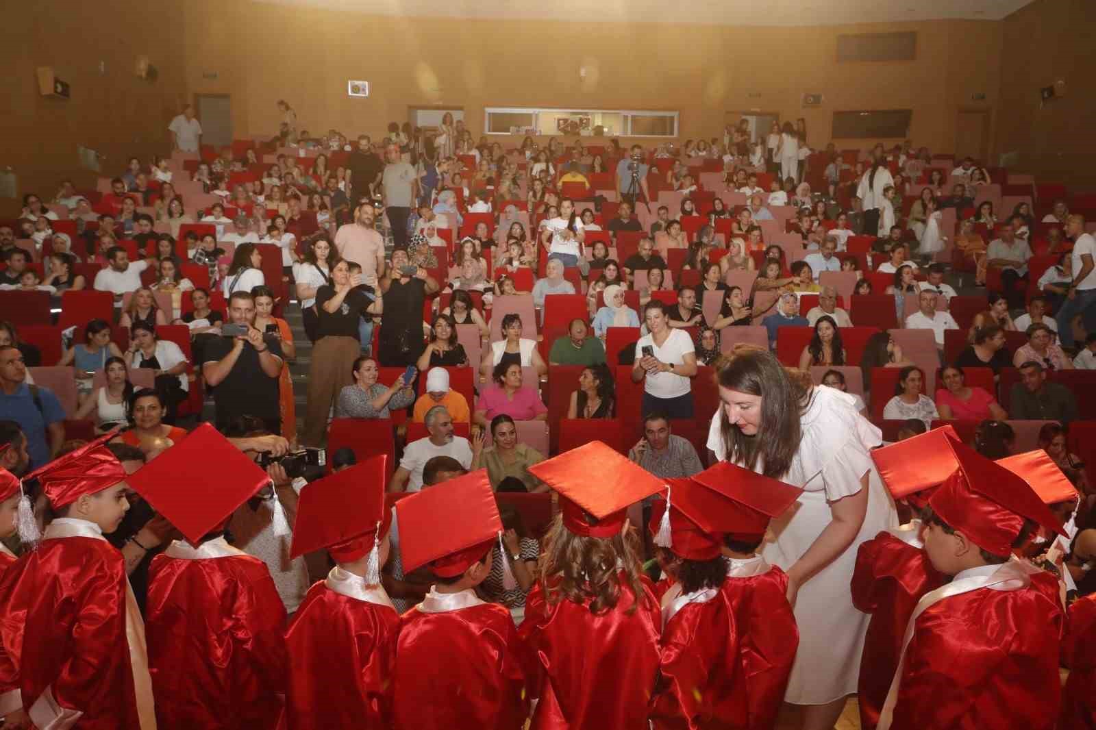 &Ccedil;ukurova Belediyesi Kreşlerinden 260 &ccedil;ocuk mezun oldu
