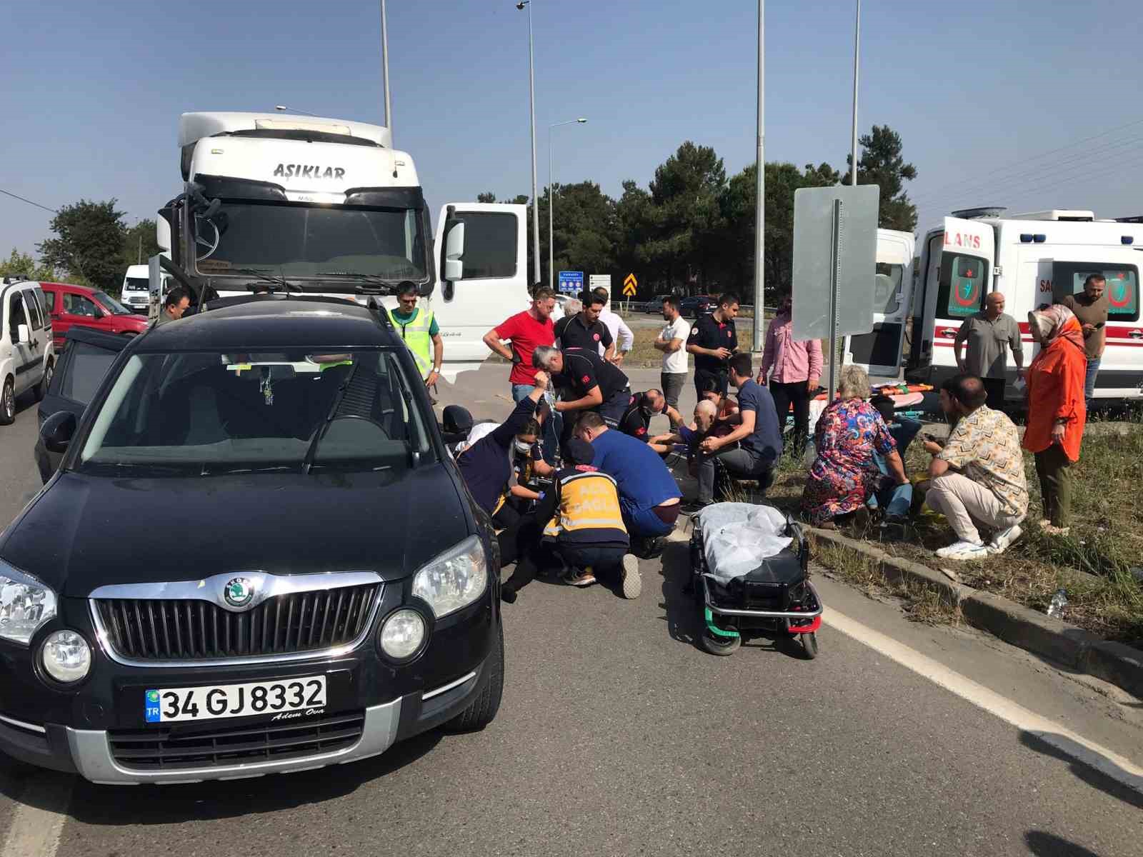 Tır ile otomobil çarpıştı: 1’’i ağır 3 yaralı