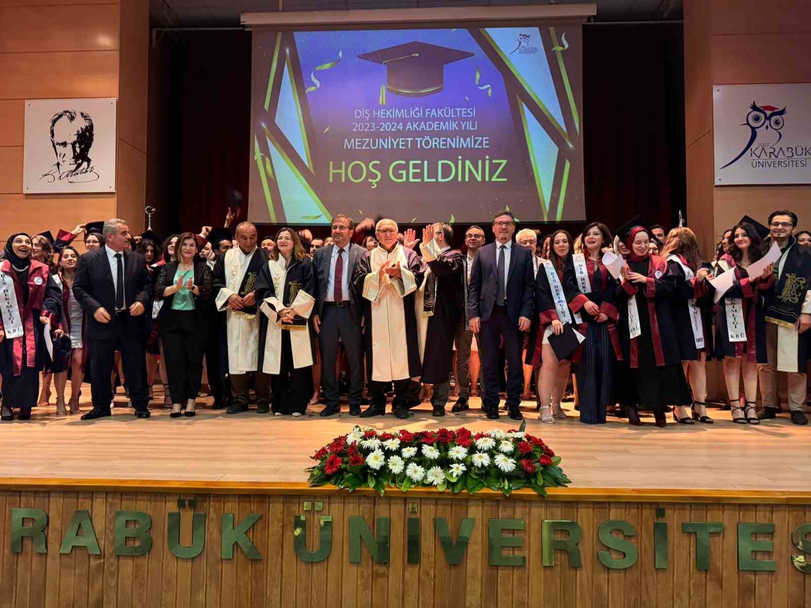 KB&Uuml;&rsquo;de &ouml;ğrenciler mezuniyet coşkusu yaşıyor
