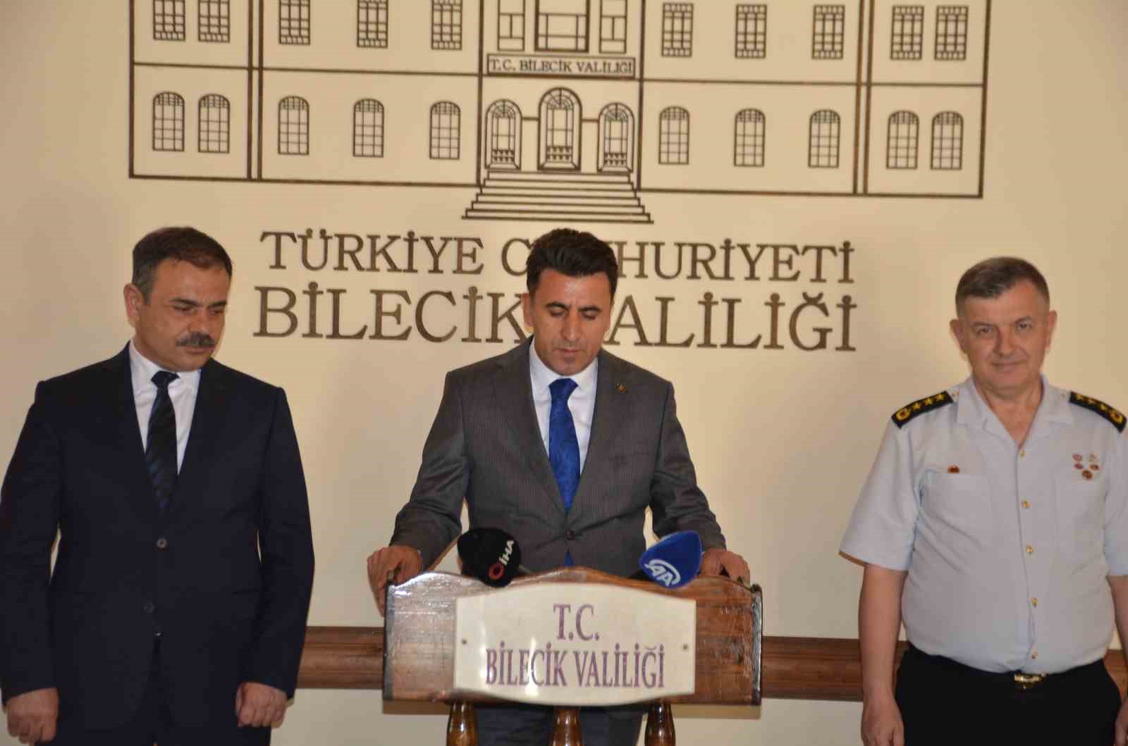 Sakarya, Bilecik, K&uuml;tahya istikametinde kamyon, &ccedil;ekici ve tanker cinsi ara&ccedil;ların girişi yasaklandı
