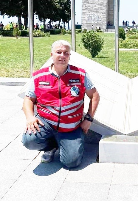 Ayvalık&rsquo;ta motosiklet ile otomobil &ccedil;arpıştı: 1 &ouml;l&uuml;, 1 yaralı
