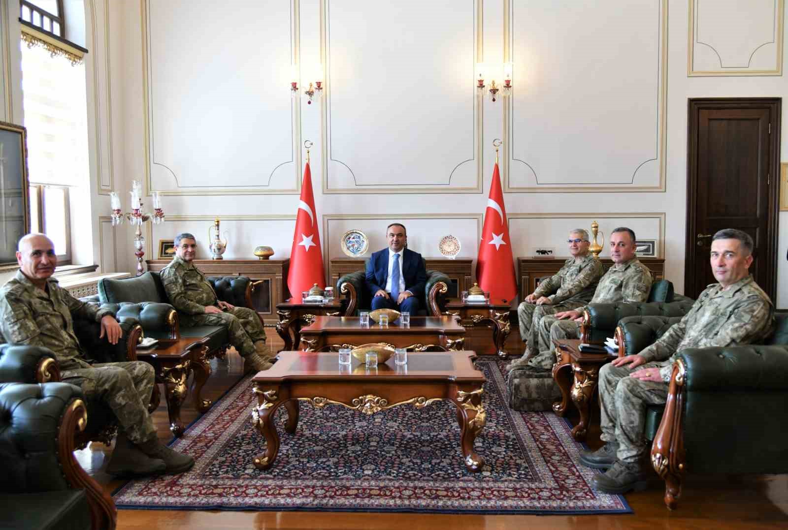 Kara Kuvvetleri Komutanı Orgeneral Bayraktaroğlu Tekirdağ&rsquo;da
