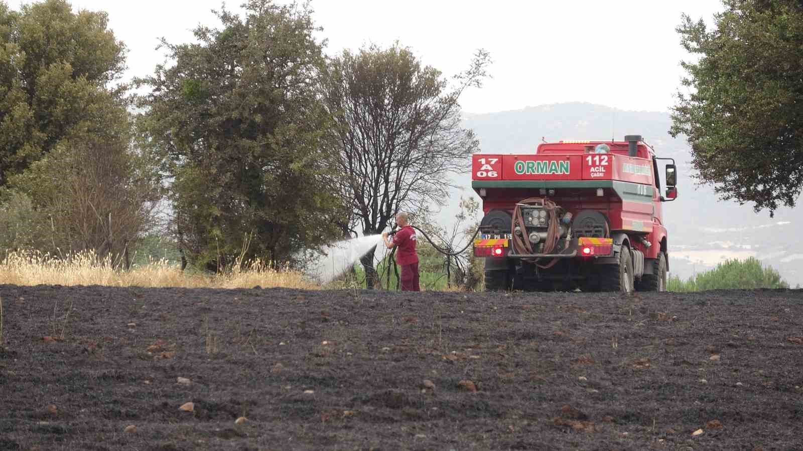 Ezine&rsquo;deki orman yangını kontrol altına alındı
