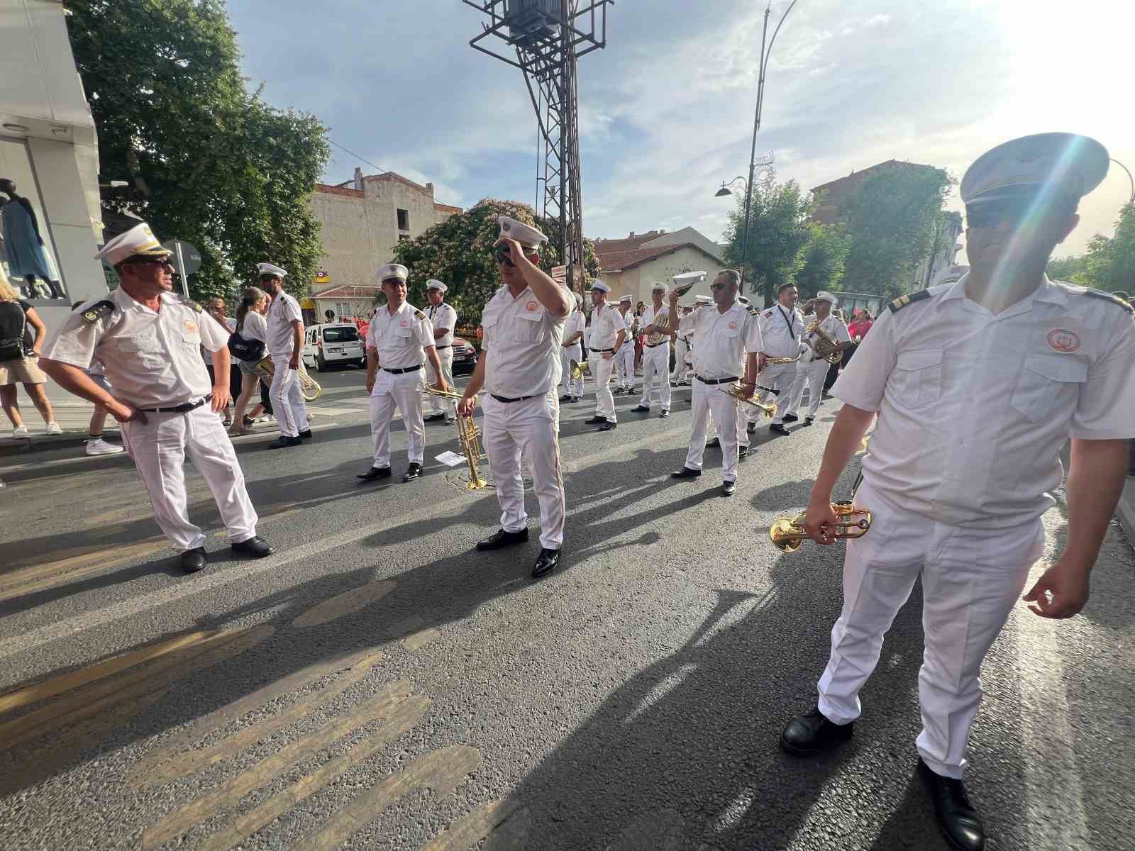 Tekirdağ Uluslararası Kiraz Festivali korteji renkli g&ouml;r&uuml;nt&uuml;lere sahne oldu
