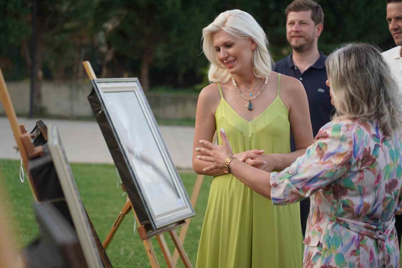 Sanat Akademisi kursiyerleri h&uuml;nerlerini sergiledi
