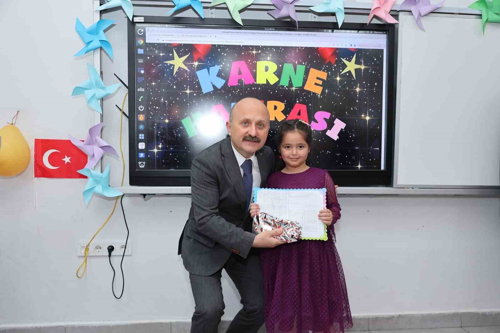 Adıyaman&rsquo;da 162 bin 574 &ouml;ğrenci karnesini aldı
