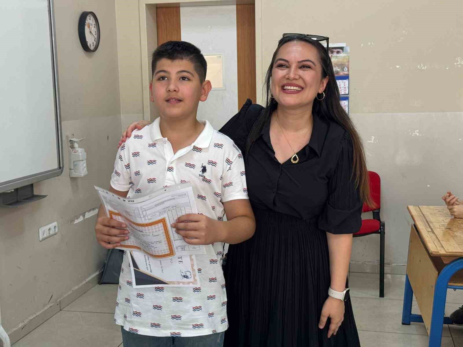 Zonguldak’ta 90 bin öğrenci karne sevinci yaşadı