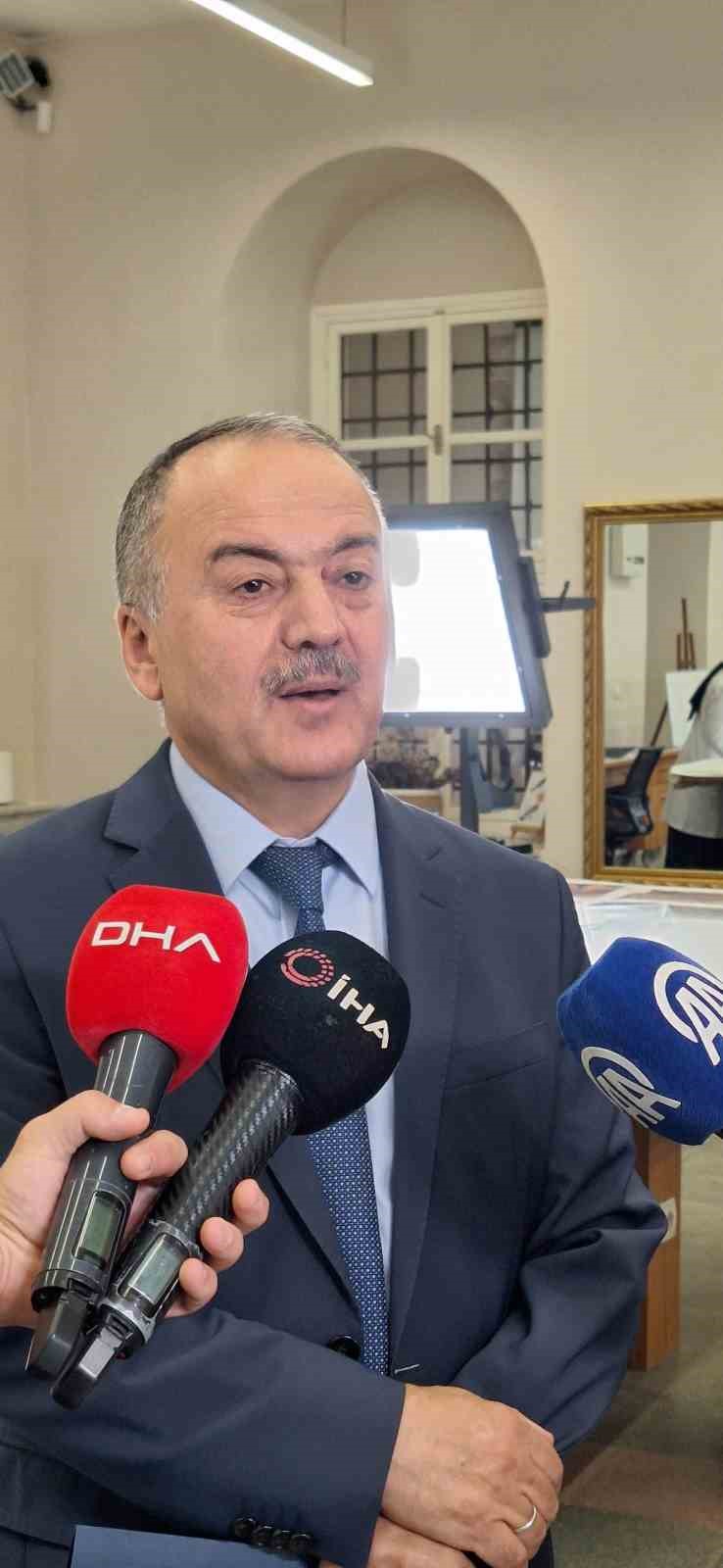 Topkapı Sarayı&rsquo;ndaki 200 yıllık &lsquo;Mekke ve Medine&rsquo; temalı tablolar restore ediliyor
