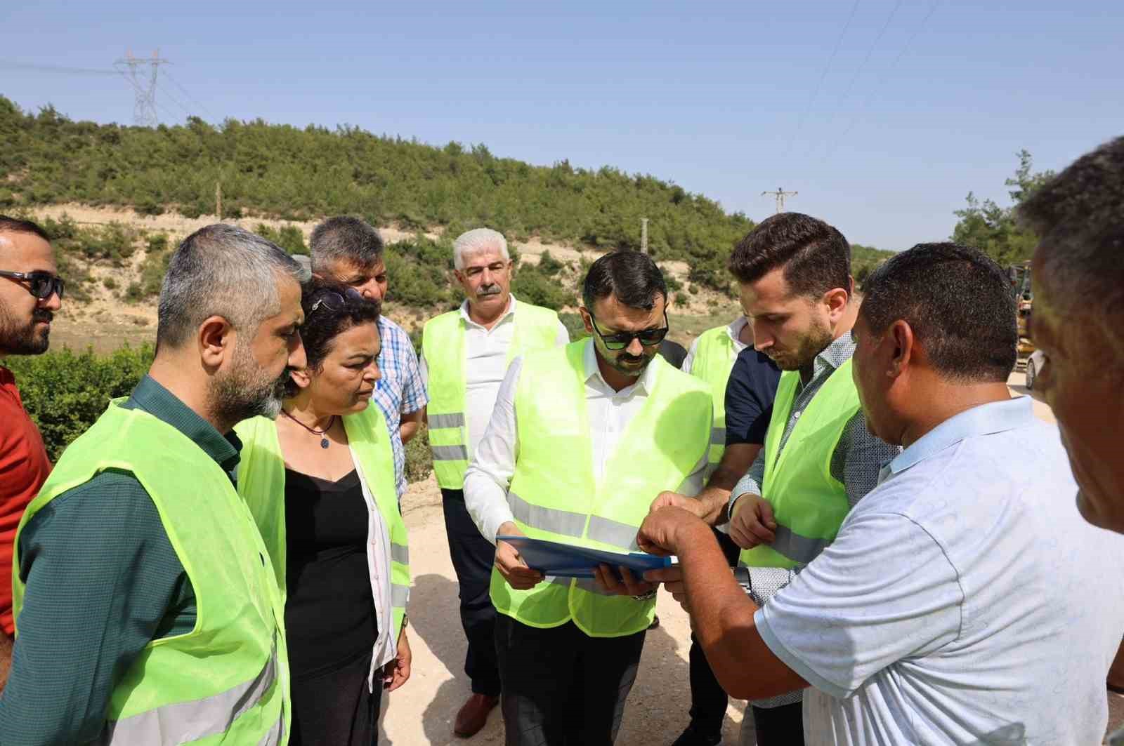 Sarıyıldız: "Akdeniz’de asfalt sorunu yaşayan tek mahallemiz kalmayacak"
