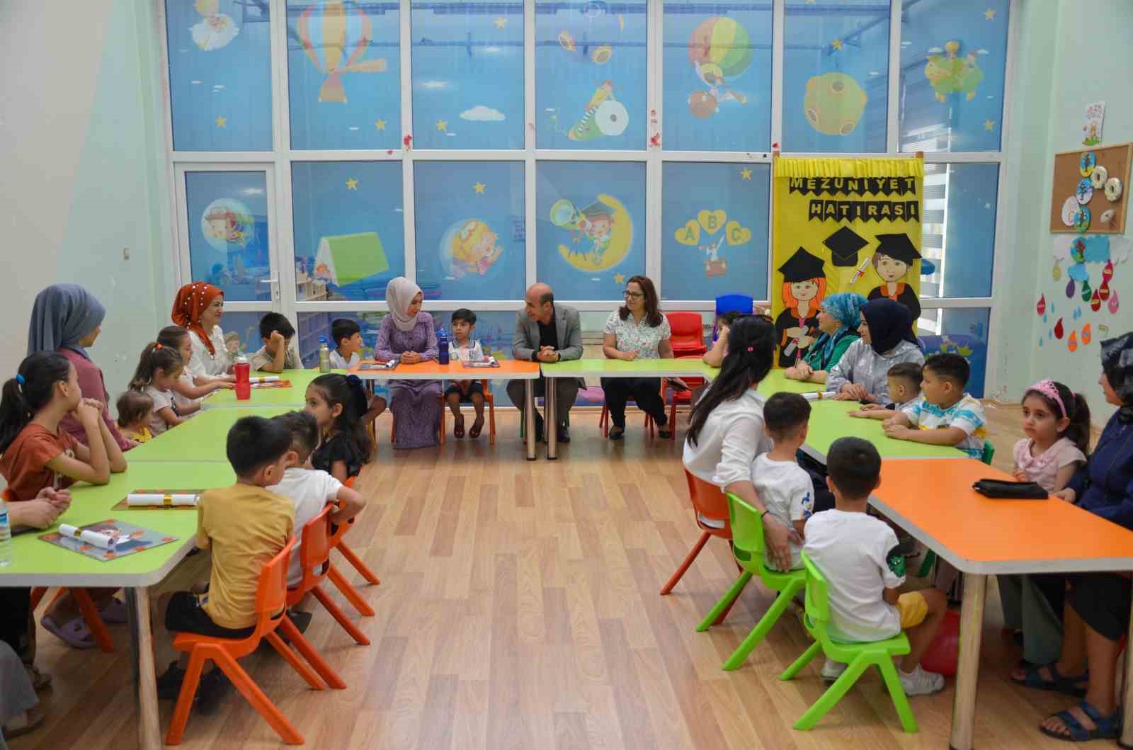 Belediyeden &ouml;ğrencilere karne hediyesi
