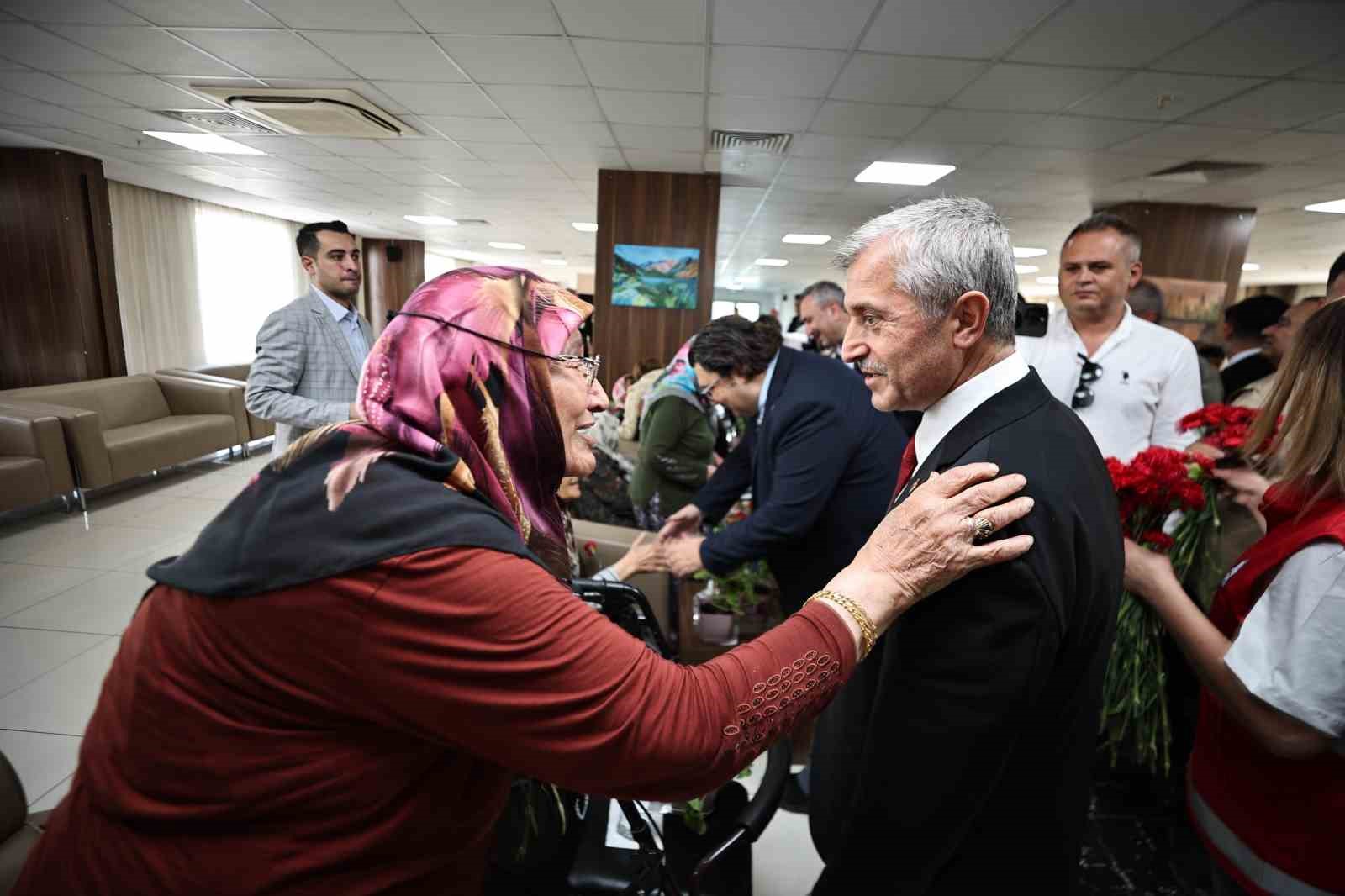 Tahmazoğlu’ndan anlamlı ziyaret