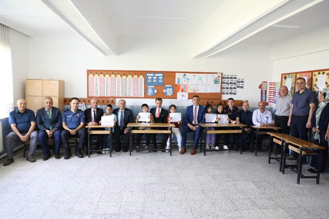 Alaca’da 4 bin 800 öğrenci karne aldı