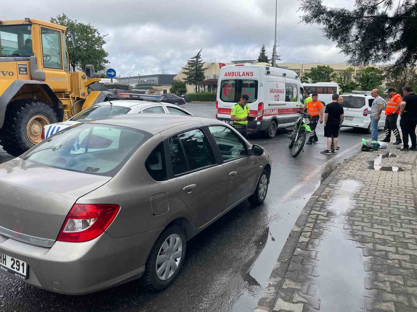 Kapaklı&rsquo;da otomobil ile &ccedil;arpışan motosikletteki 2 kişi yaralandı
