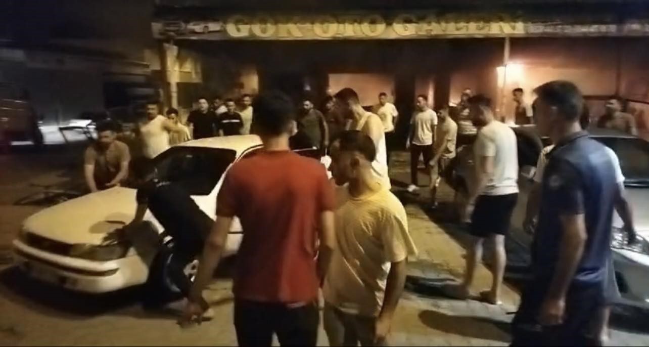 Osmaniye&rsquo;de oto galeride korkutan yangın
