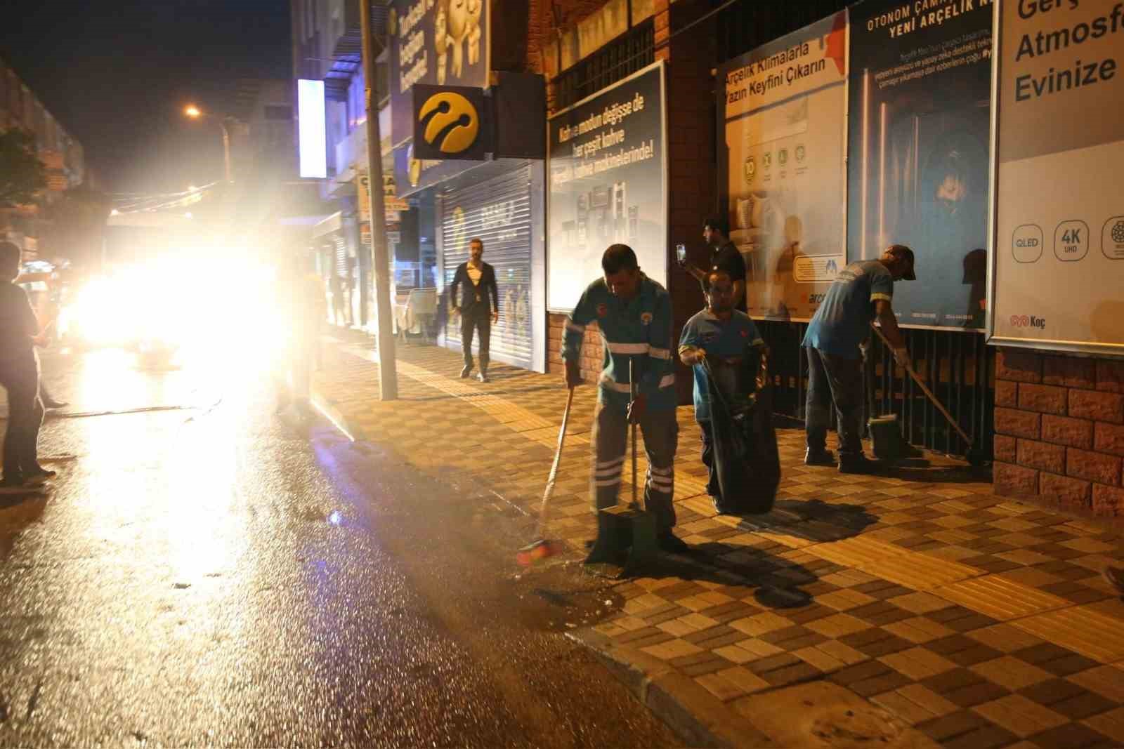 Ceyhan Belediyesi&rsquo;nden kentte bayram temizliği
