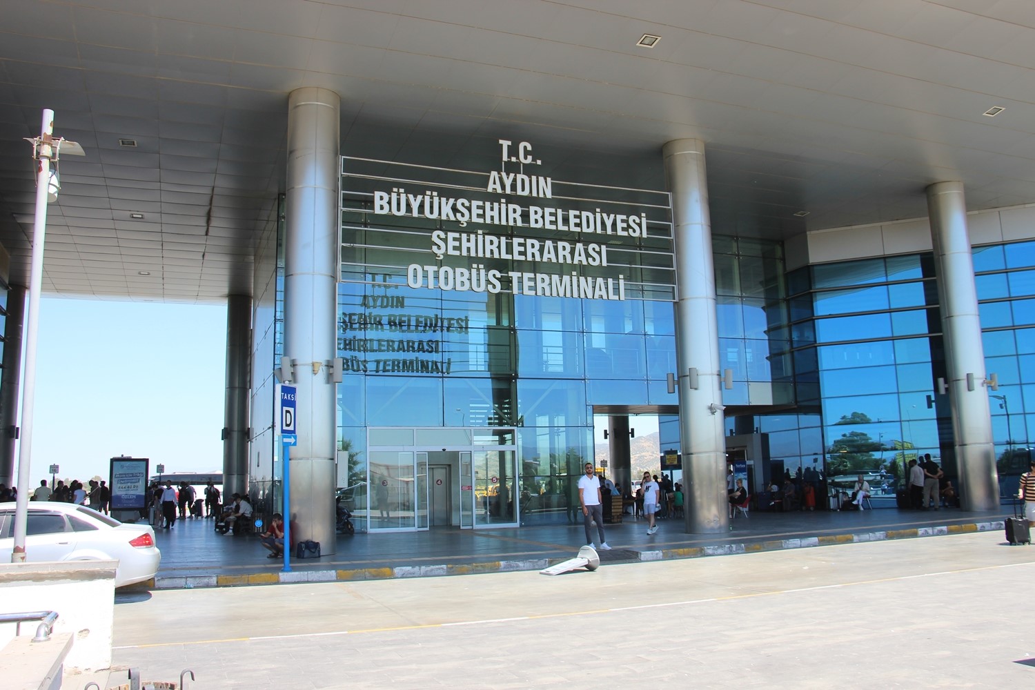 Aydın Şehirlerarası Otob&uuml;s Terminali&rsquo;nde Kurban Bayramı yoğunluğu
