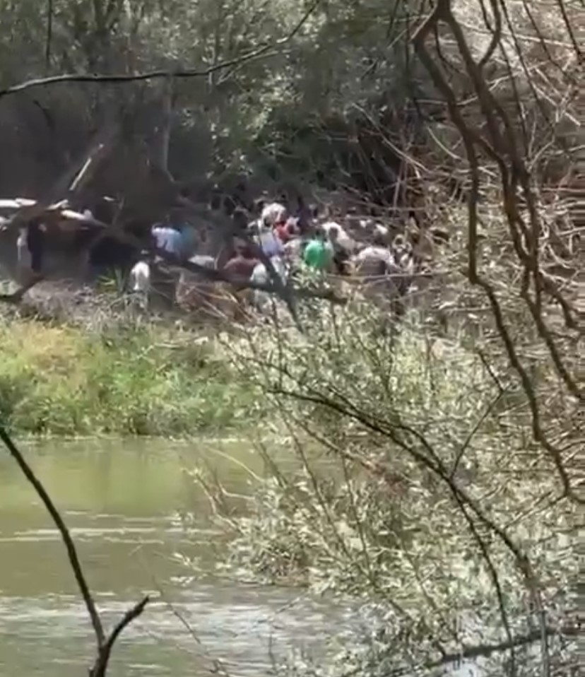 Irmağa düşen çocuk ve kendisini kurtarmaya çalışan babaannesi ölümden döndü
