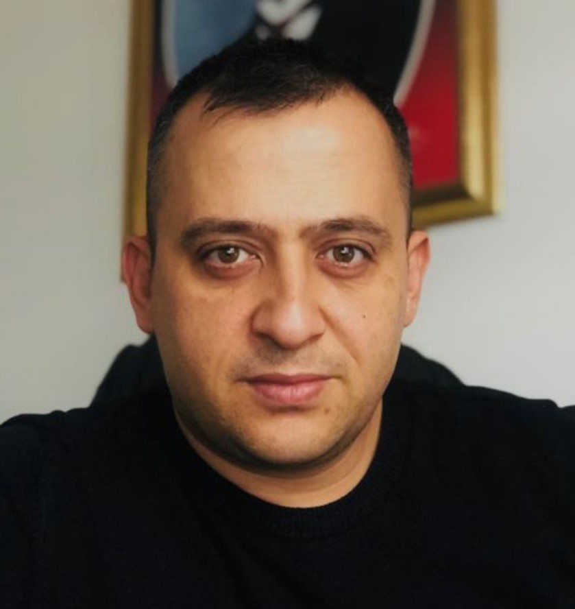 Arnavutköy’de lamba değiştirirken balkondan düşen komiser hayatını kaybetti