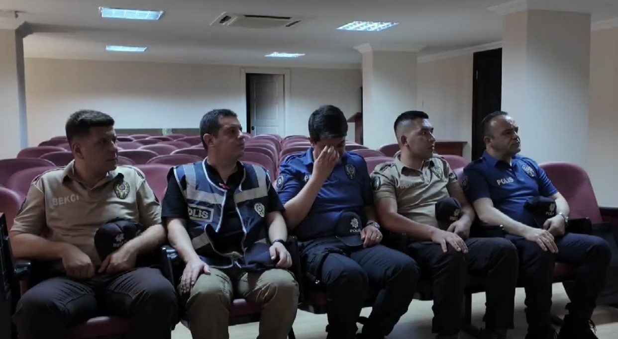 Kırklareli&rsquo;nde polis ve bek&ccedil;ilere Babalar G&uuml;n&uuml; s&uuml;rprizi
