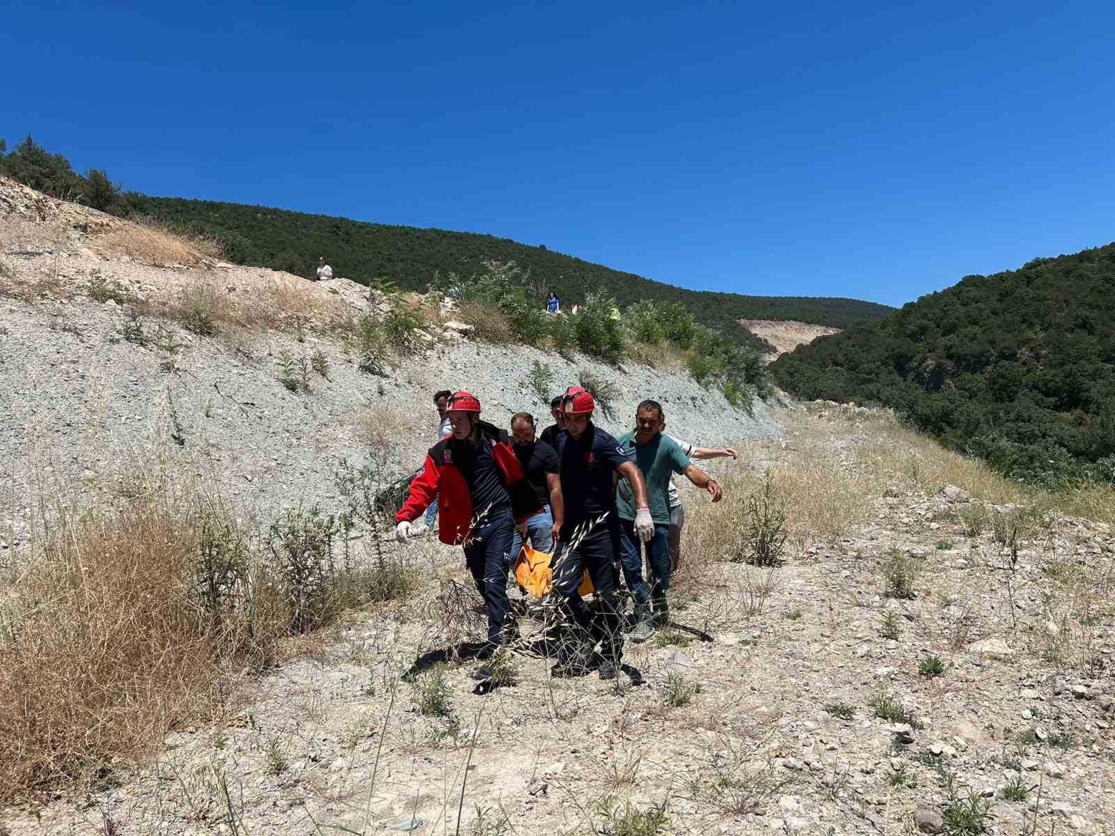 Dursunbey-K&uuml;tahya yolunda kaza: 2 &ouml;l&uuml;
